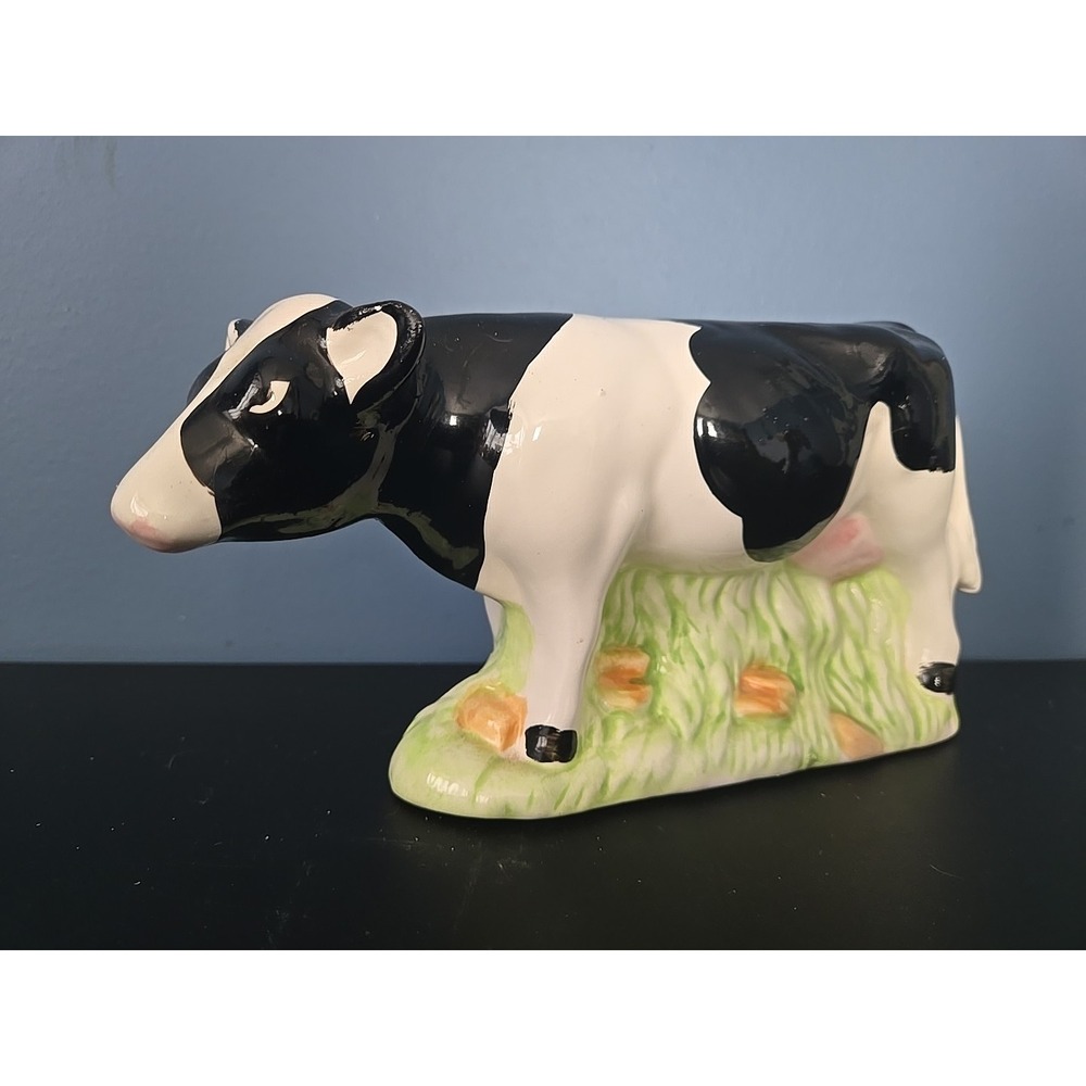 Vintage Dairy Cow Ceramic Figure Display Black & White In A Grass Field Farmhous